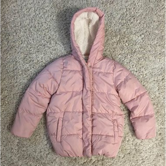 Old Navy
Sherpa lined hooded puffer coat sz 10/12 - Picture 3 of 3
